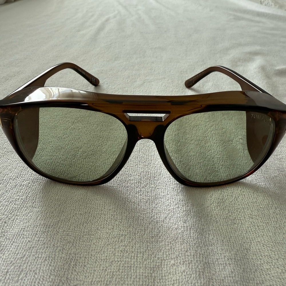 Fender Brown Sunglasses TOM
FORD